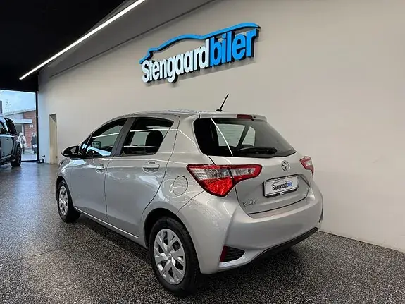Toyota Yaris 2017 photo 5