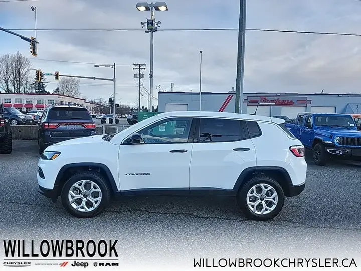 Jeep Compass 2025 photo 2