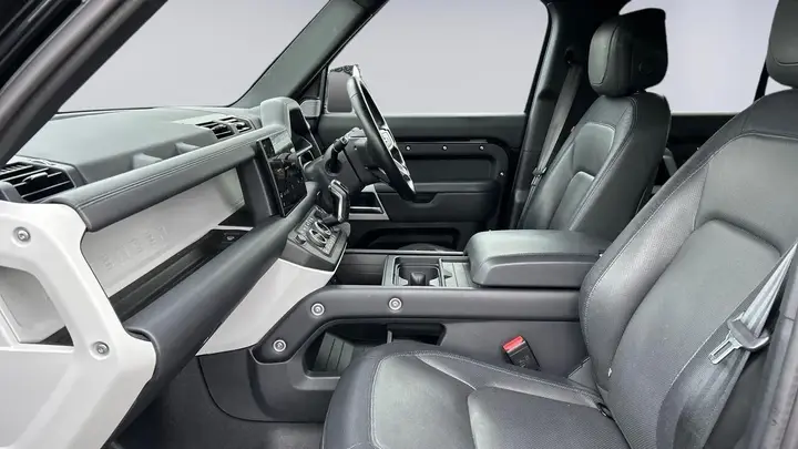 Land Rover Defender 130 2023 photo 3