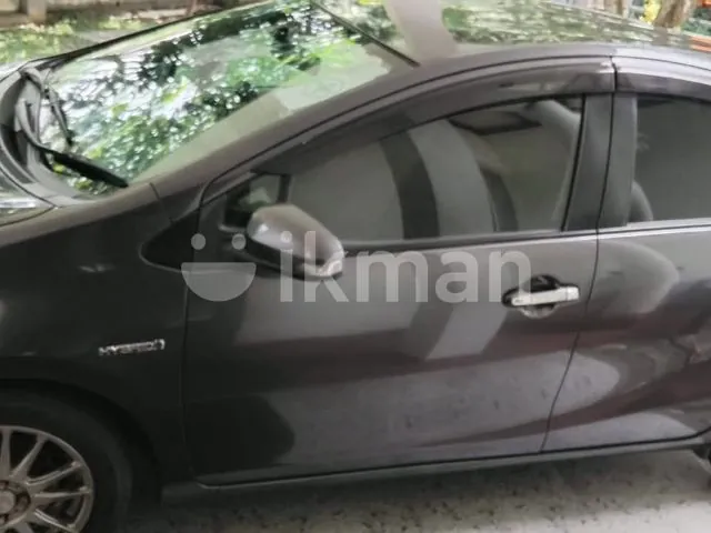 Toyota Aqua 2012 photo 3