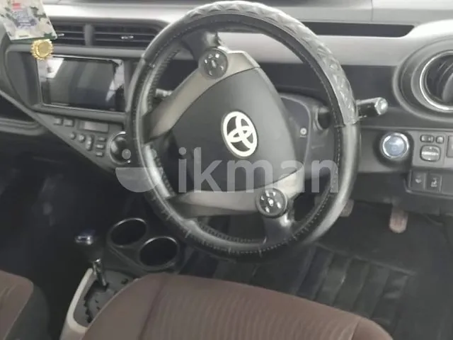 Toyota Aqua 2012 photo 4