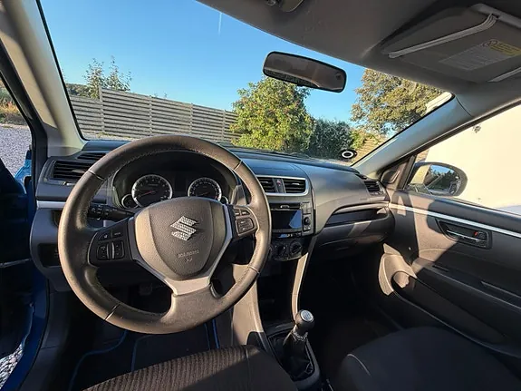 Suzuki Swift 2011 photo 5