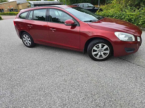 Volvo V60 2012 photo 2