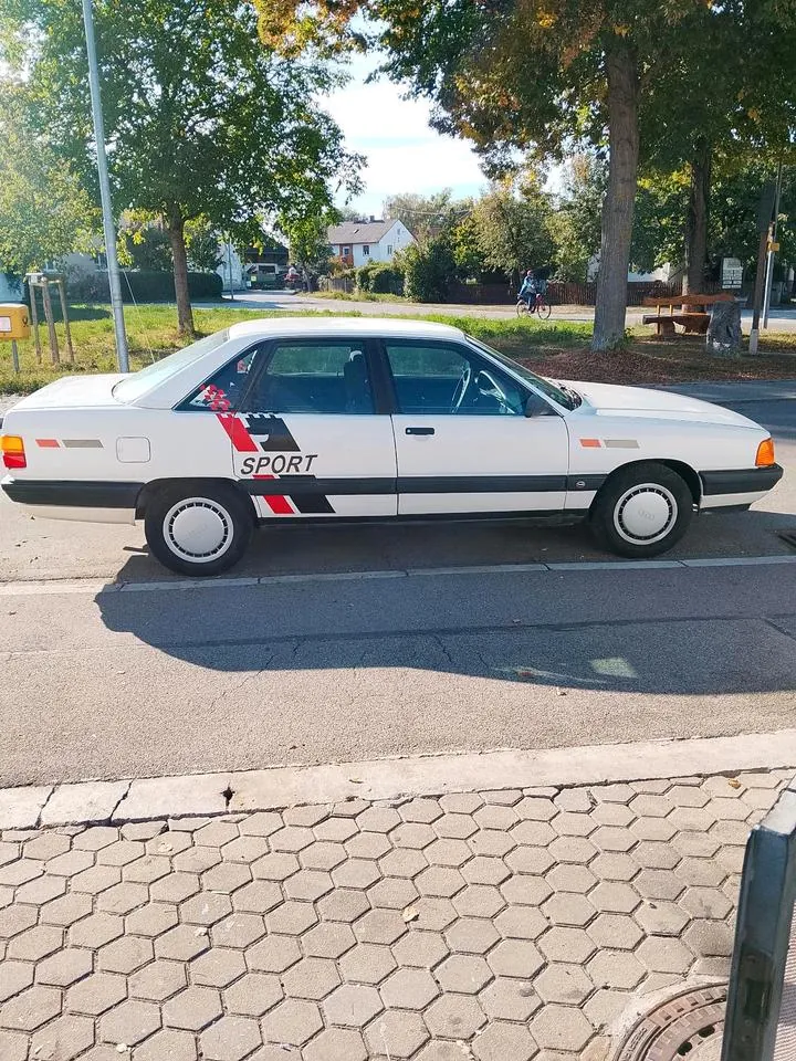 Audi 100