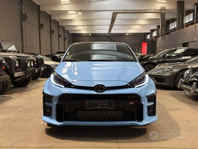 Toyota Yaris 2023 photo 2