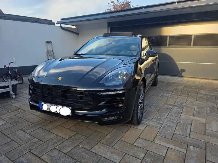 Porsche Macan Turbo