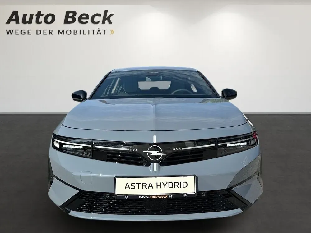 Opel Astra photo 2