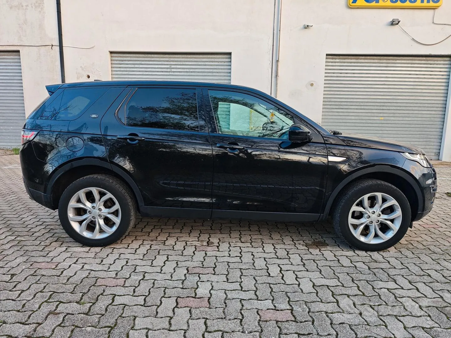 Land Rover Discovery Sport 2017 photo 5