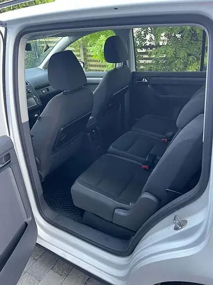 Volkswagen Touran 2011 photo 3