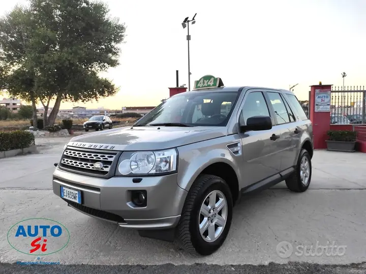 Land Rover Freelander 2011 photo 3