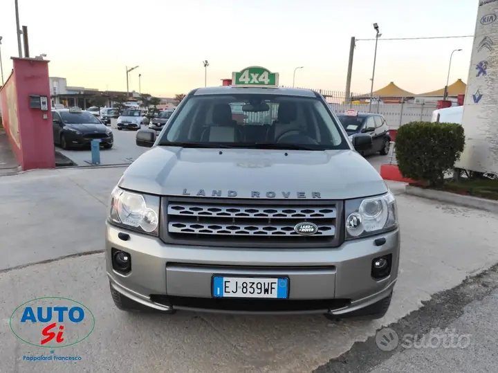 Land Rover Freelander 2011 photo 2