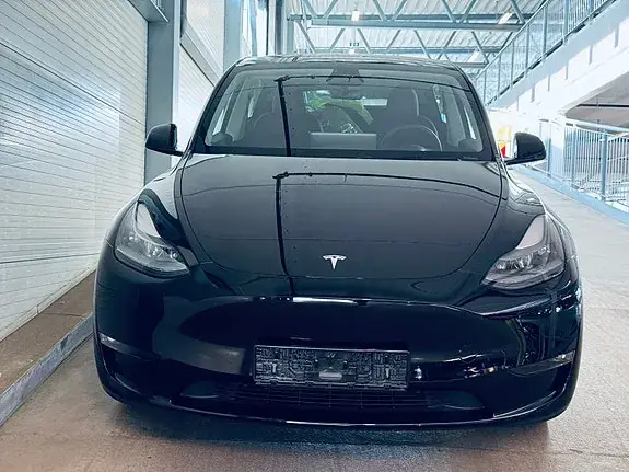 Tesla Model Y 2025 photo 5