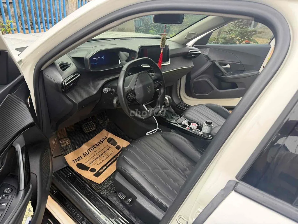 Peugeot 2008 2021 photo 3