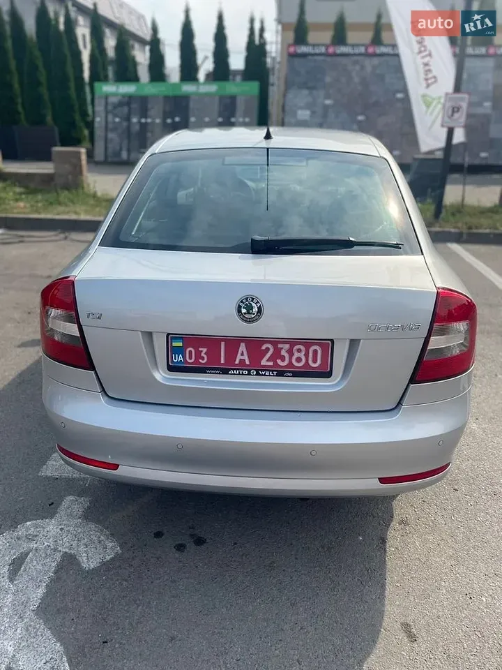 Skoda Octavia 2009 photo 3