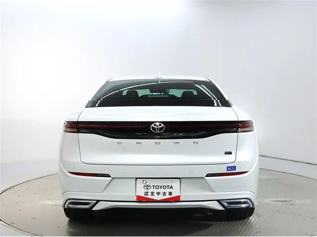 Toyota Crown Crossover 2023 photo 2