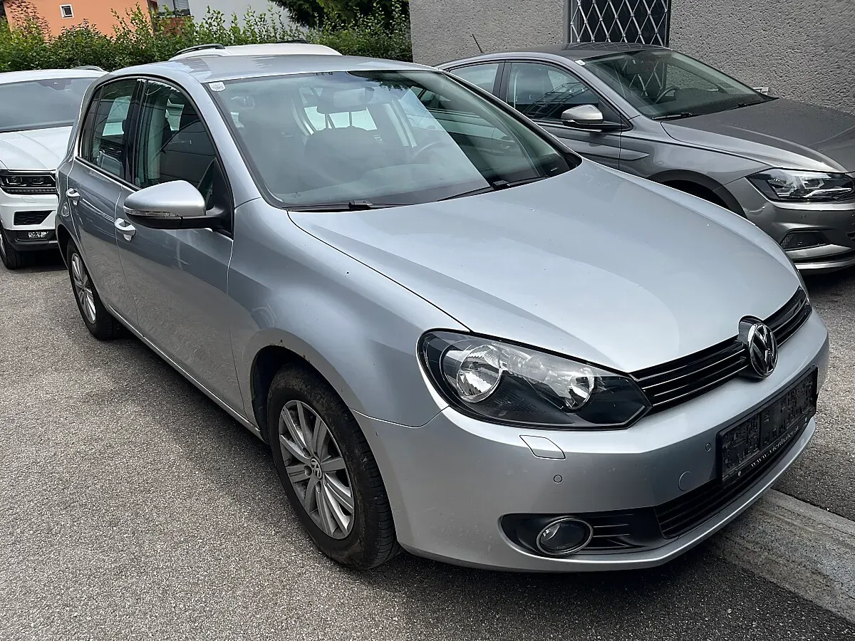 Volkswagen Golf 2011 photo 2