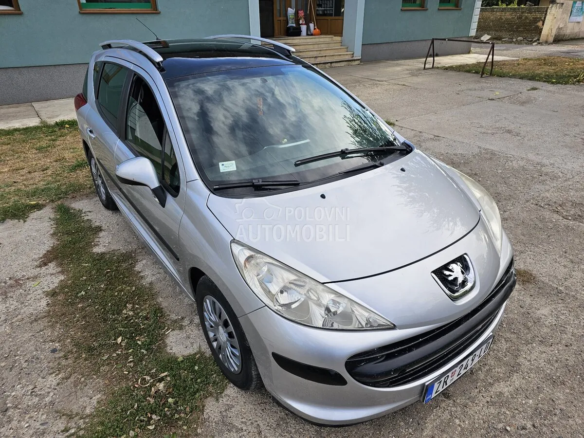 Peugeot 207 2008 photo 4