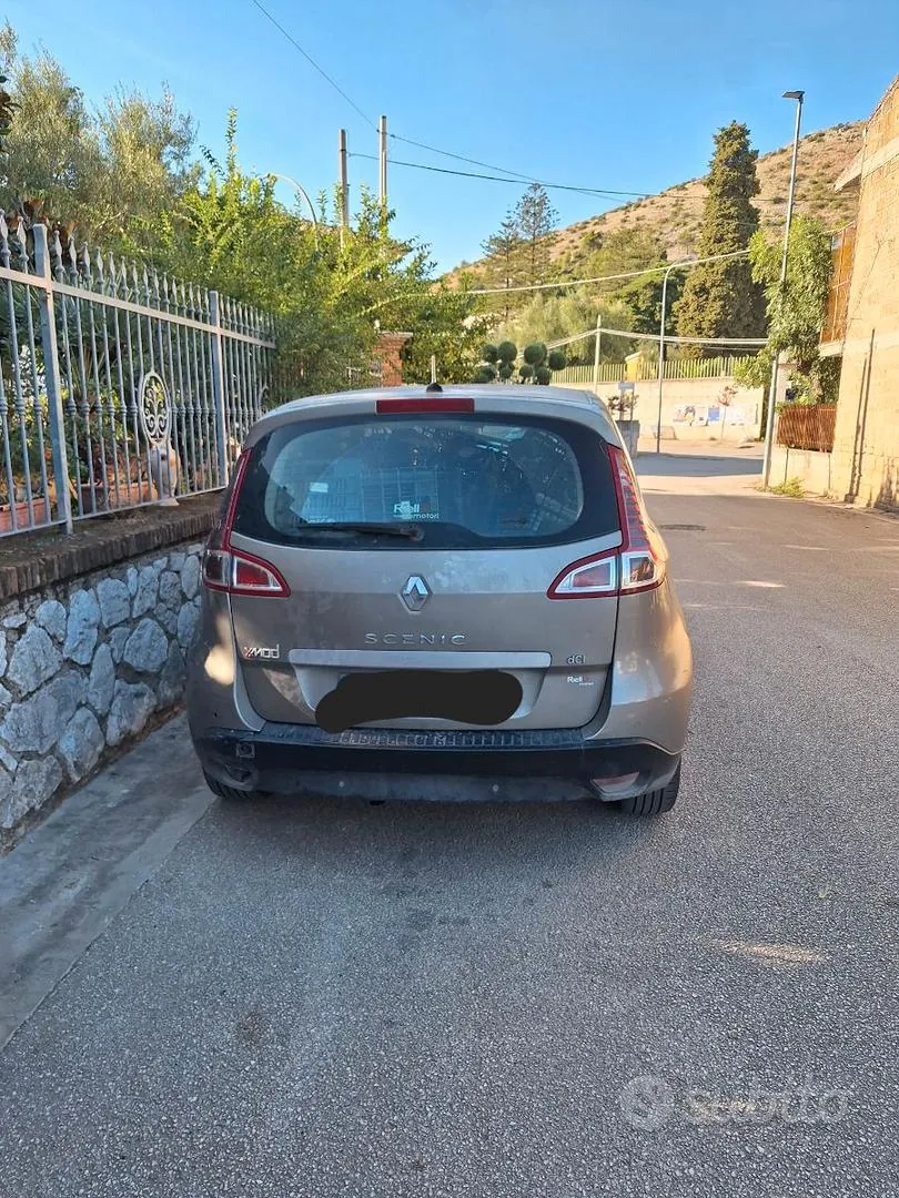 Renault Scenic 2010 photo 2
