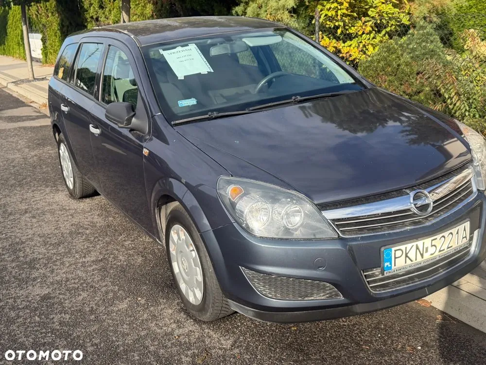 Opel Astra 2009 photo 2