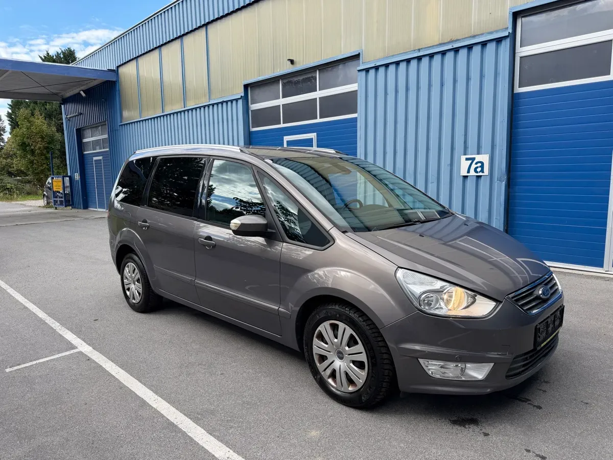 Ford Galaxy 2012 photo 3
