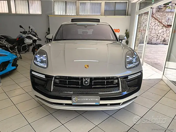 Porsche Macan 2023 photo 2
