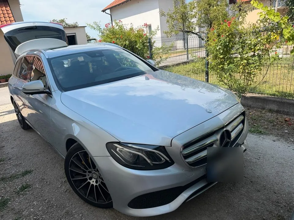 Mercedes-Benz E 220