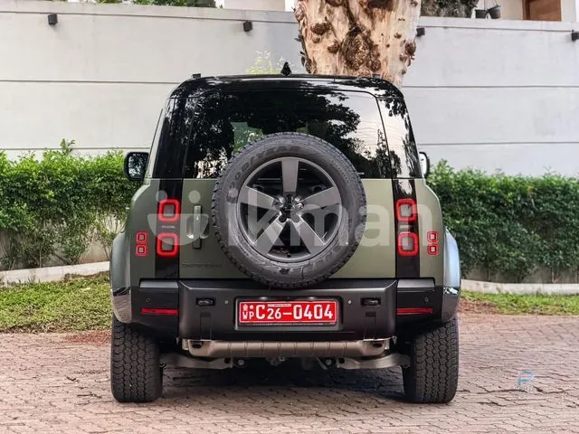 Land Rover Defender 2026 photo 4