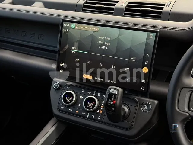 Land Rover Defender 2026 photo 3
