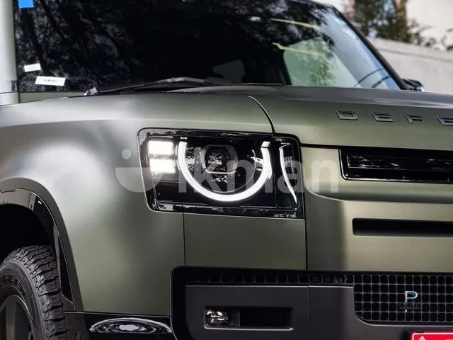 Land Rover Defender 2026 photo 5