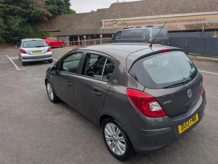 Vauxhall Corsa 2013 photo 4