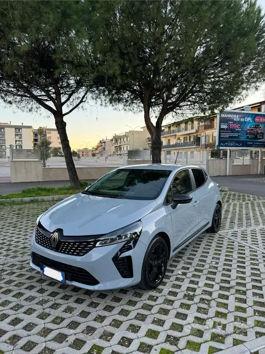 Renault Clio 2024 photo 2