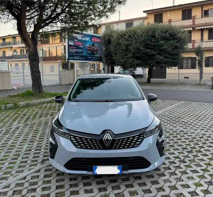Renault Clio 2024 photo 3