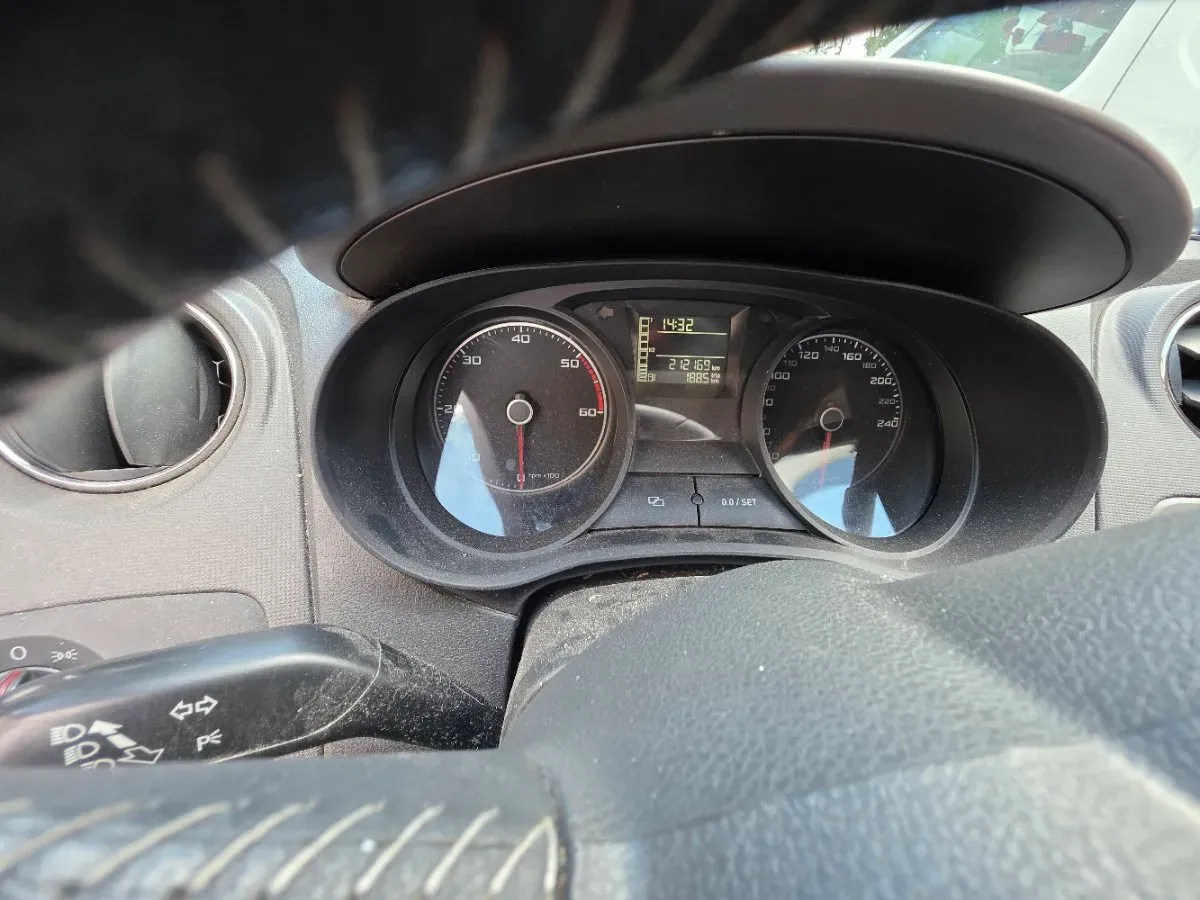 Seat Ibiza 2013 photo 3
