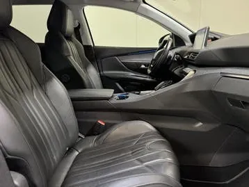 Peugeot 3008 2019 photo 2