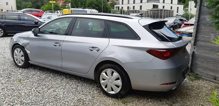 Seat Leon 2021 photo 2
