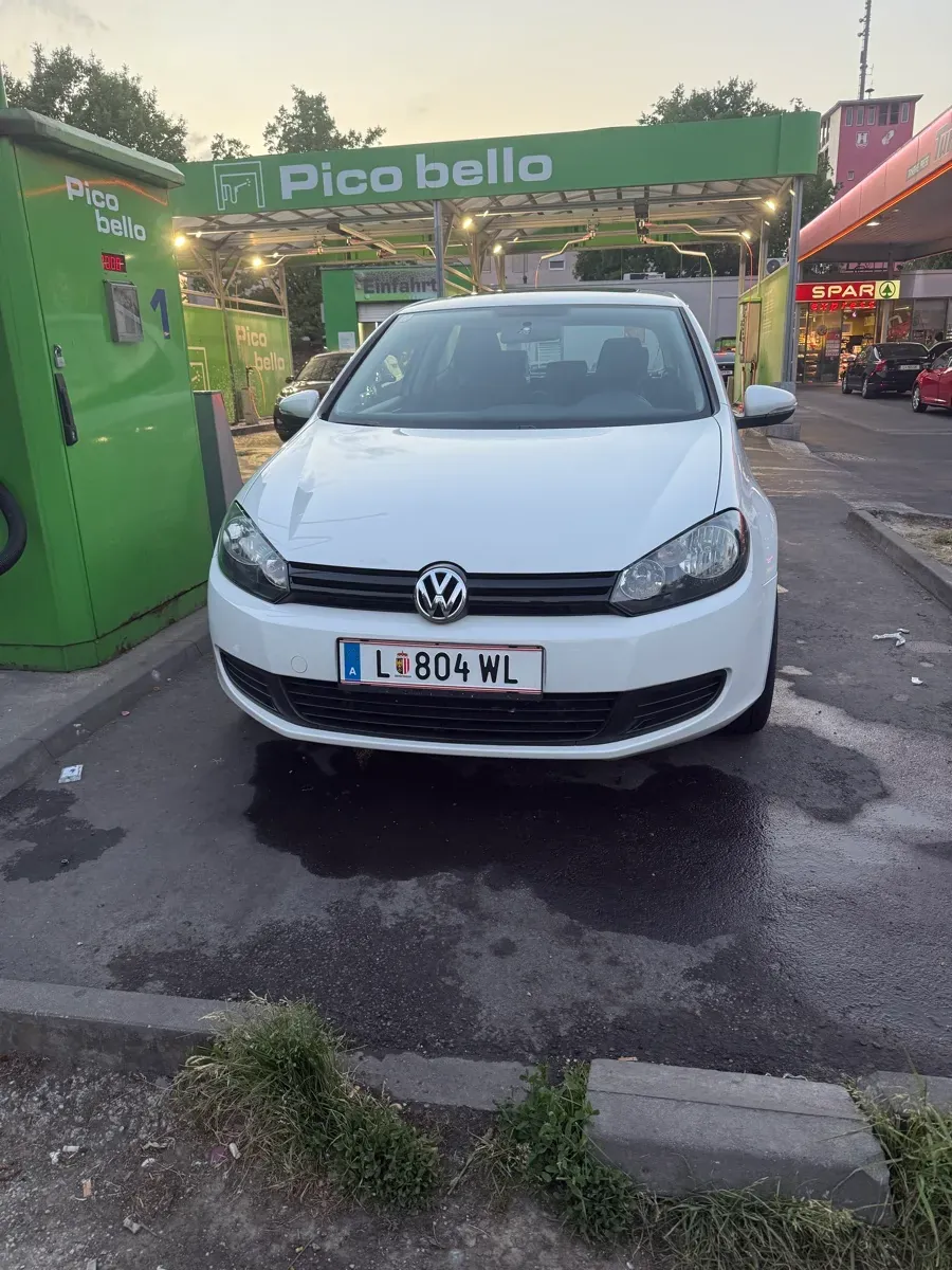 Volkswagen Golf 2012 photo 2
