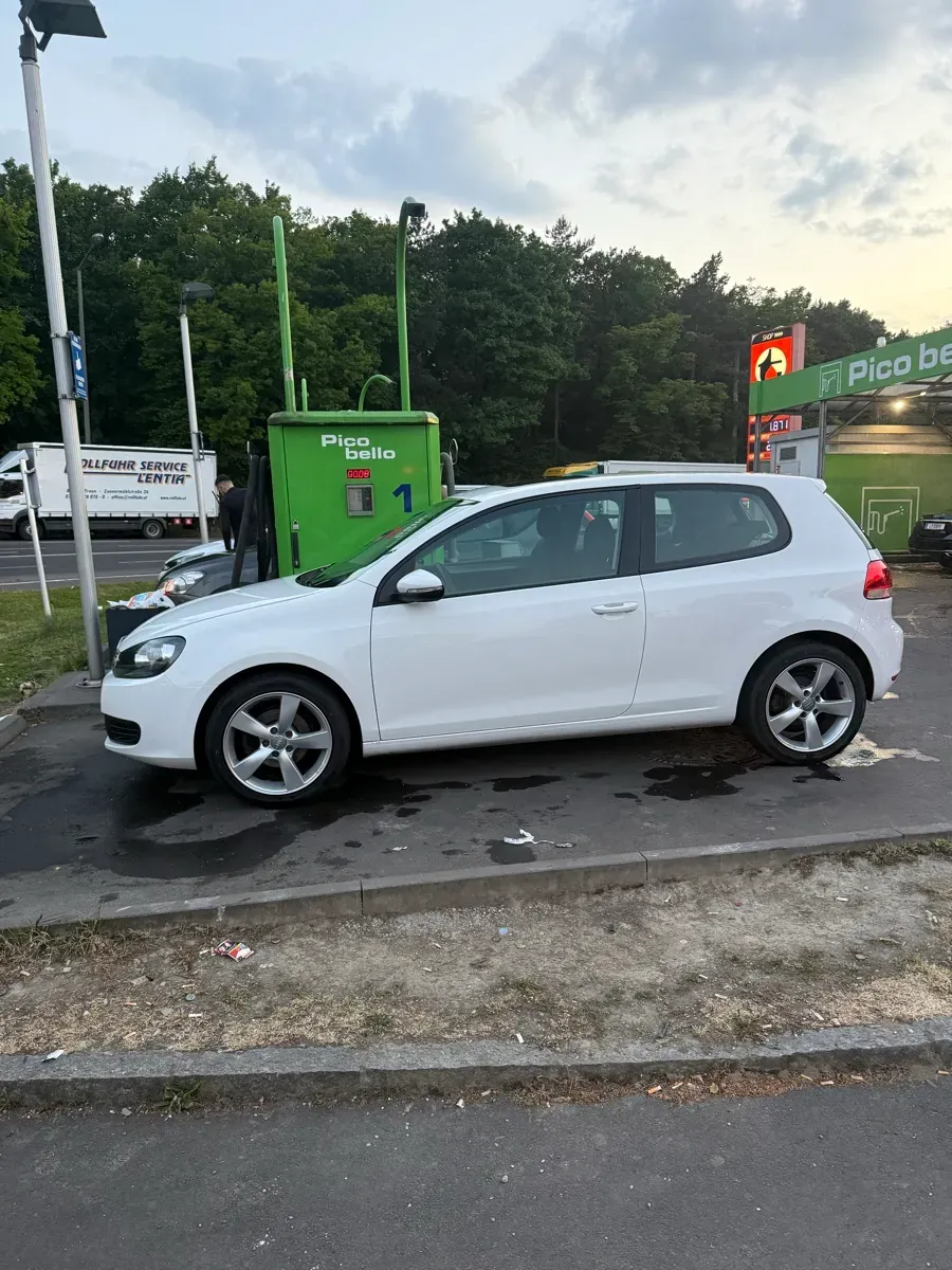 Volkswagen Golf 2012 photo 3