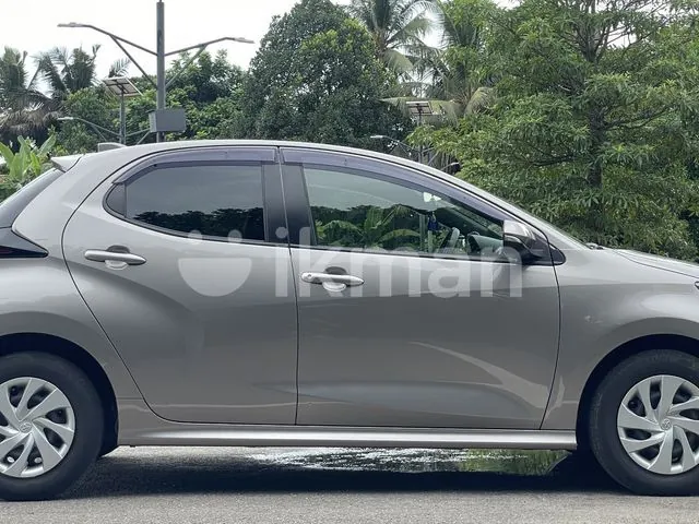 Toyota Yaris 2023 photo 2