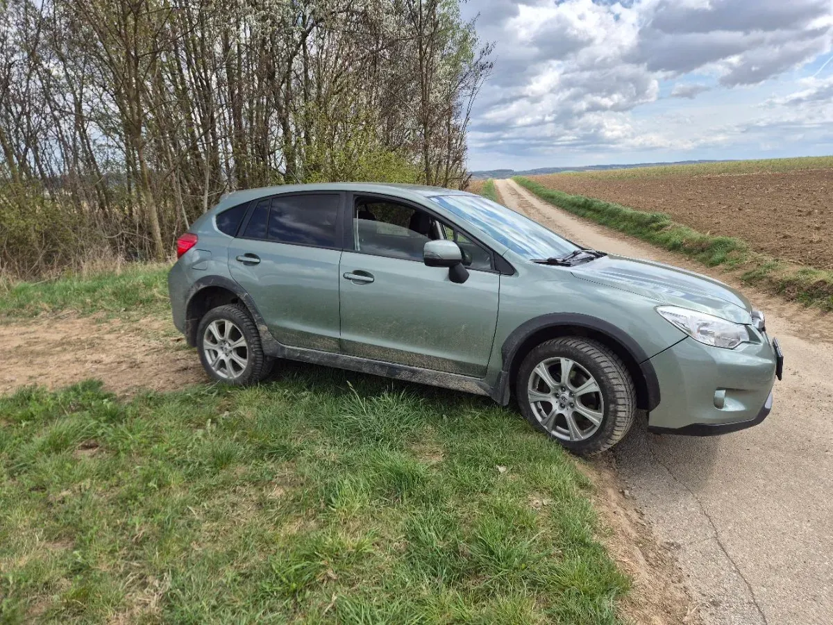 Subaru Xv 2015 photo 2