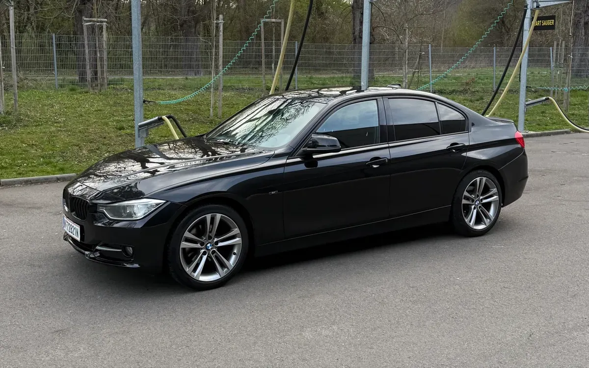 BMW 3 Series 2012 photo 2