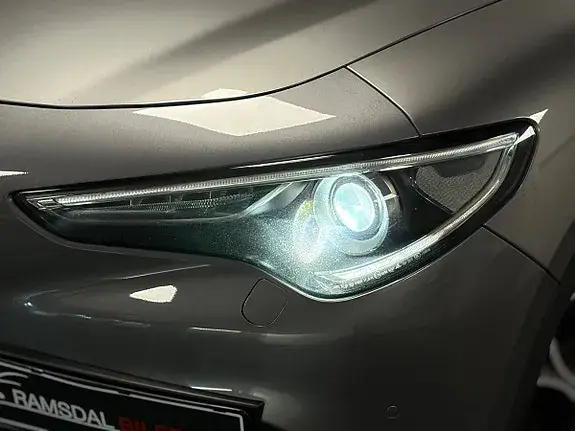Alfa Romeo Stelvio 2017 photo 3