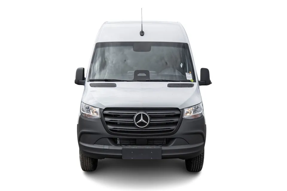 Mercedes-Benz Sprinter 2026 photo 2