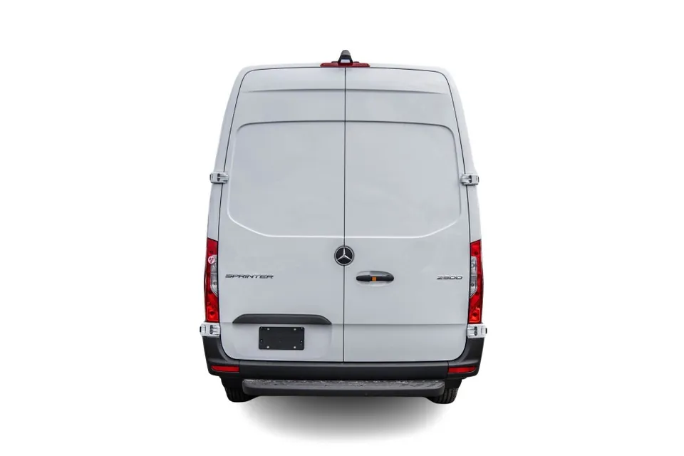 Mercedes-Benz Sprinter 2026 photo 5
