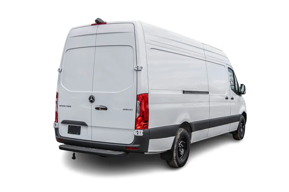Mercedes-Benz Sprinter 2026 photo 4