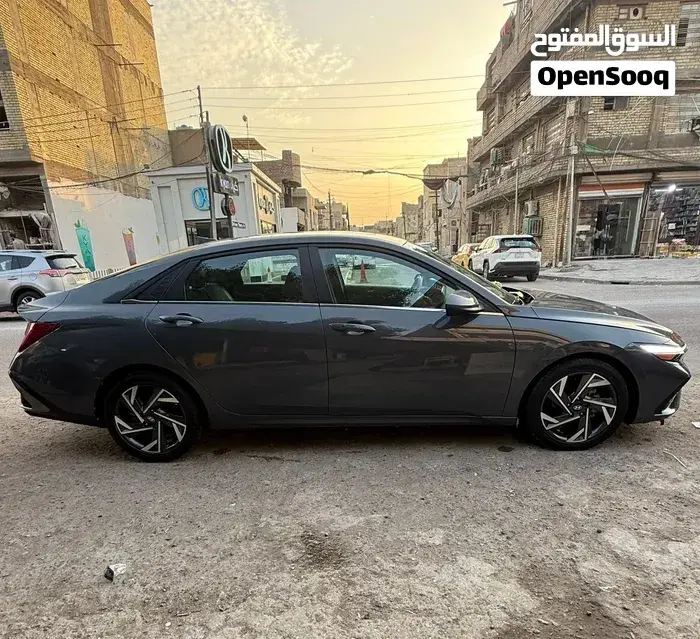 Hyundai Elantra 2025 photo 4