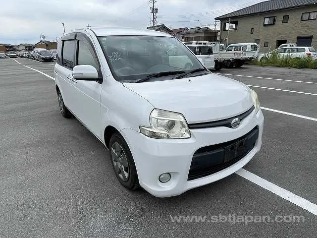 Toyota Sienta