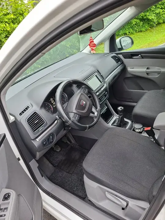 Seat Alhambra 2011 photo 3