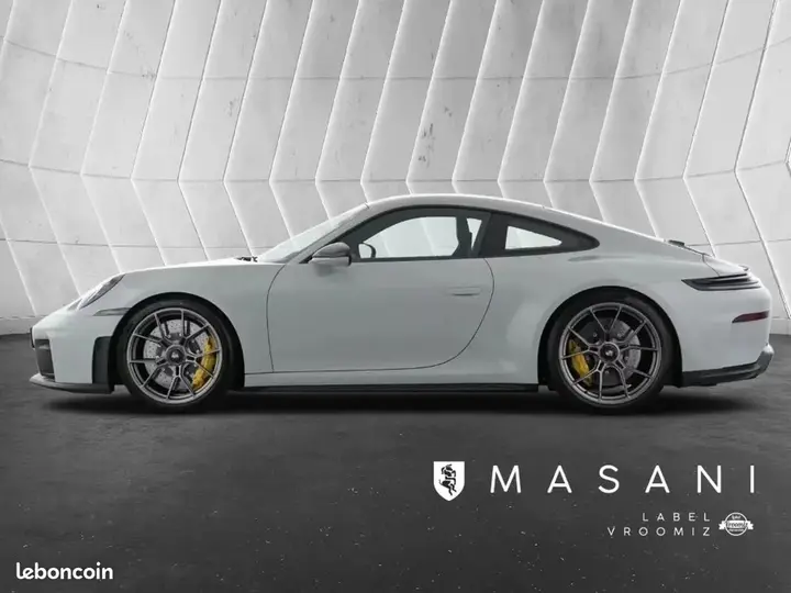 Porsche 911 2025 photo 2