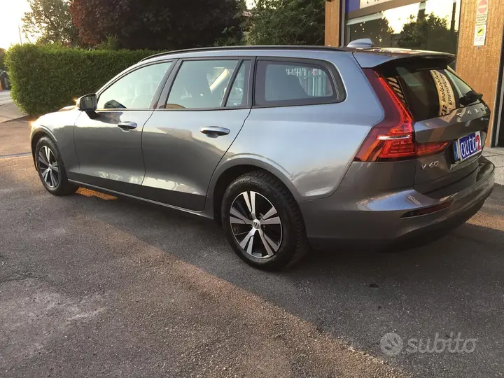 Volvo V60 2020 photo 2