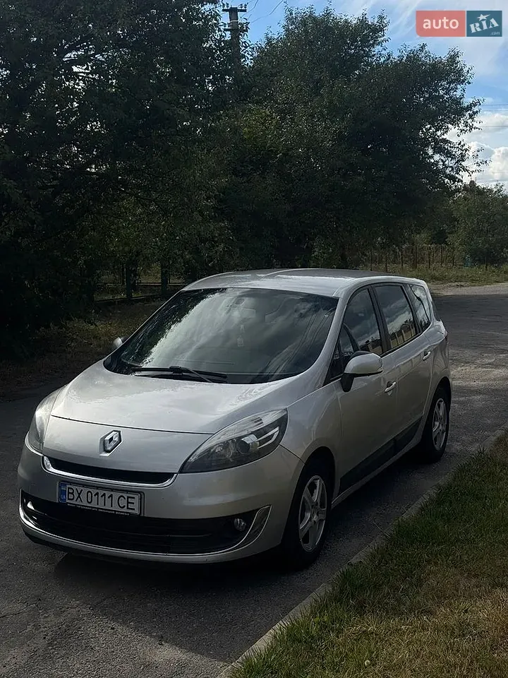 Renault Scenic 2012 photo 4